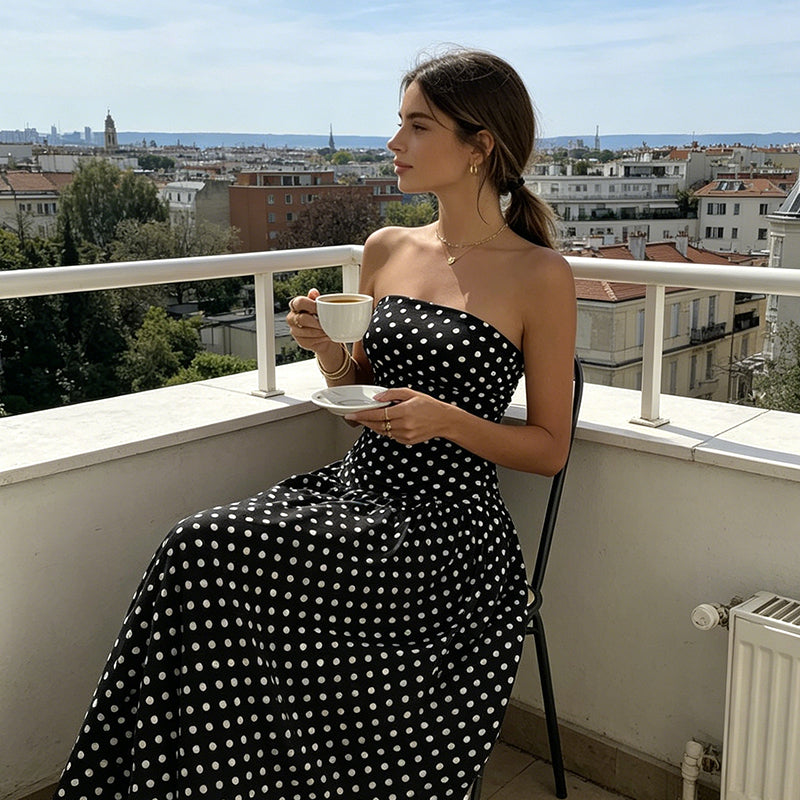 ✨ Naisten pilkullinen olkaimeton mekko - elegantti lomavinkki! ✨