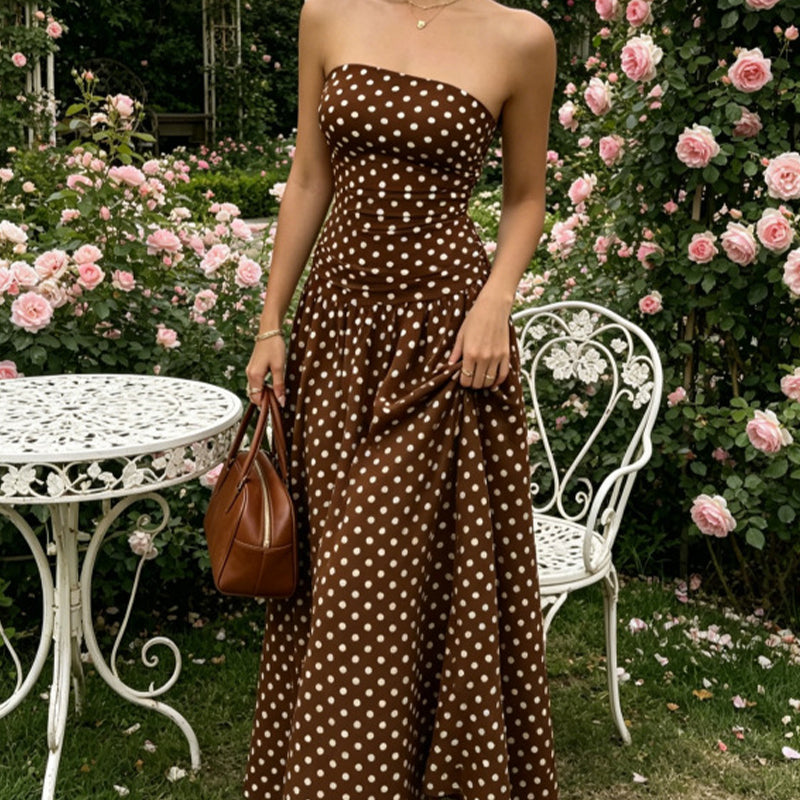 ✨ Naisten pilkullinen olkaimeton mekko - elegantti lomavinkki! ✨