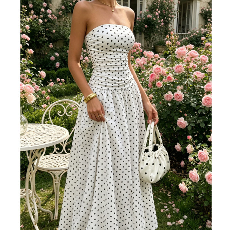 ✨ Naisten pilkullinen olkaimeton mekko - elegantti lomavinkki! ✨