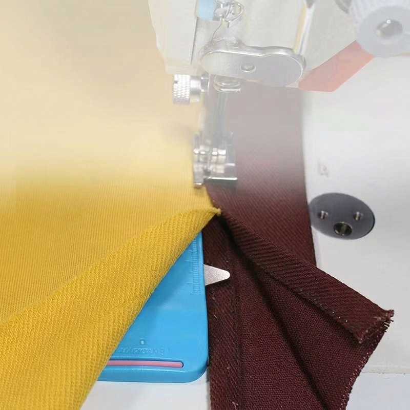 🥳2026:N SUOSITUIN TUOTE🥳💞YLI 50 000 KAPPALETTA MYYTY!🧵✂️ 50 % ALENNUS! Monitoiminen saumanohjain ja saumanpuristin – ohjaa, purkaa ja mittaa yhdellä laitteella. Sisäänvedettävä terä, taskukokoinen. Pakollinen jokaiselle ompelijalle! 🪡✨