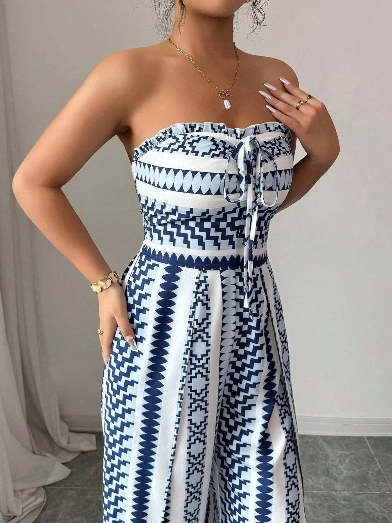 👗💙 Geometrinen haalari, jossa on halterneck-kaula-aukko ja sivuhalkiot!