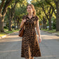 👗🐆 50 % ALENNUS! Tyylikäs naisten mekko leopardikuvioinnilla ja käänteisellä kauluksella – tyylikäs, vartaloa korostava ja täydellinen toimistoon, illalliselle ja juhlatilaisuuksiin ✨