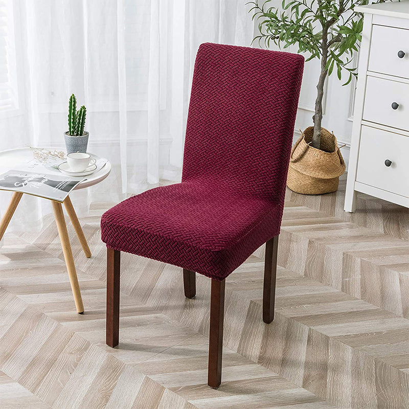 Ruudullinen kotituolin suojus