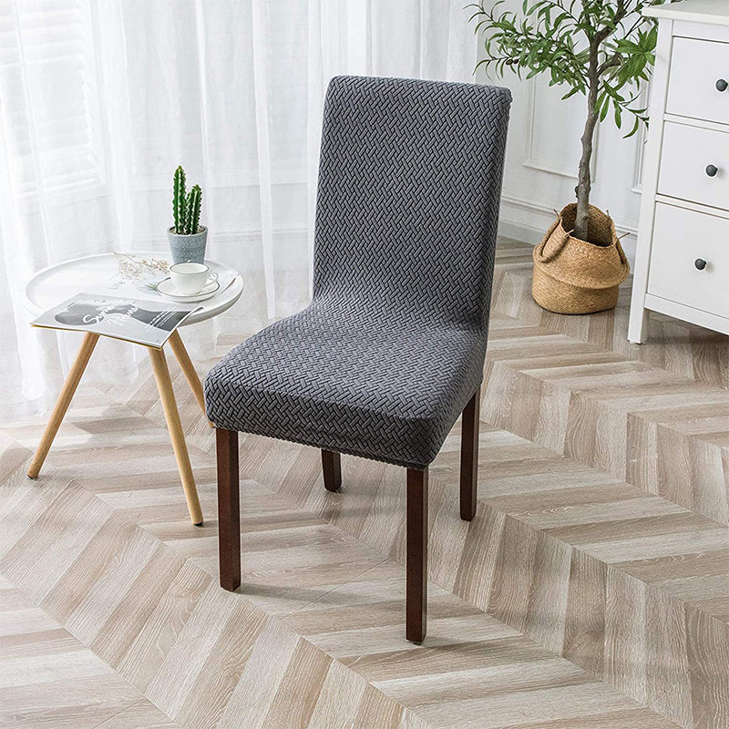 Ruudullinen kotituolin suojus